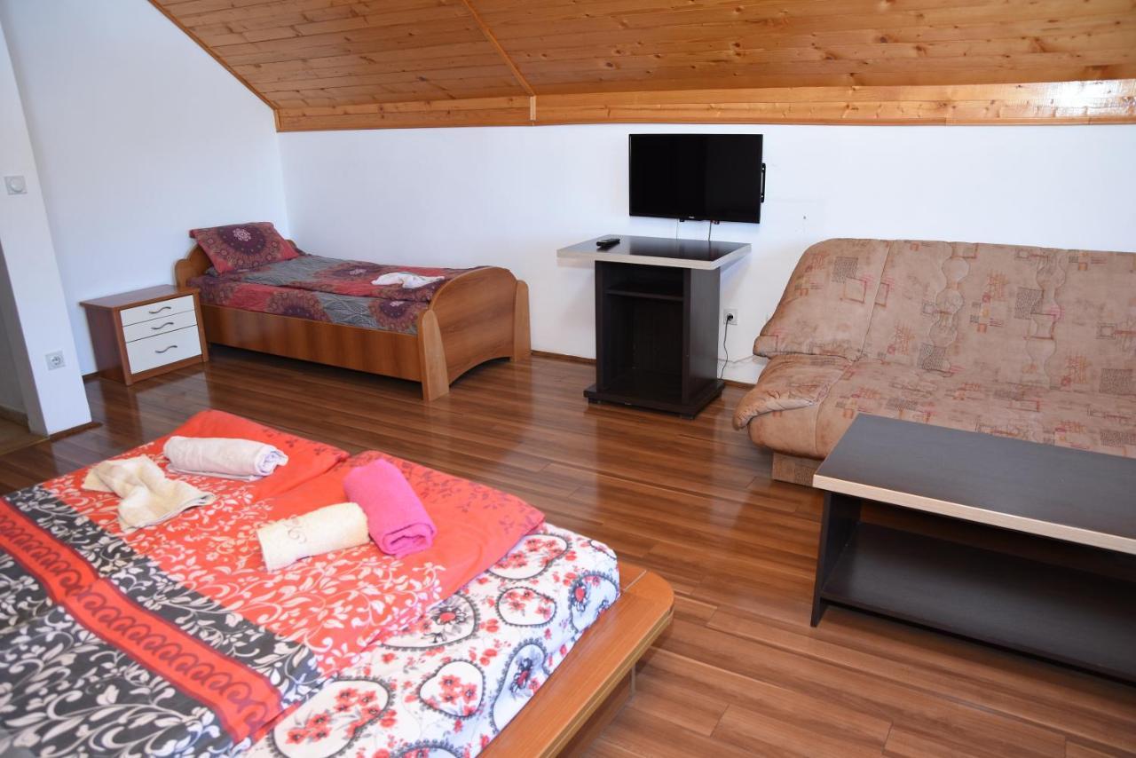 MM Narcis Bed and Breakfast Vlasina Rid Exterior foto