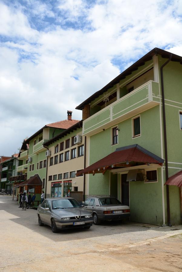 MM Narcis Bed and Breakfast Vlasina Rid Exterior foto