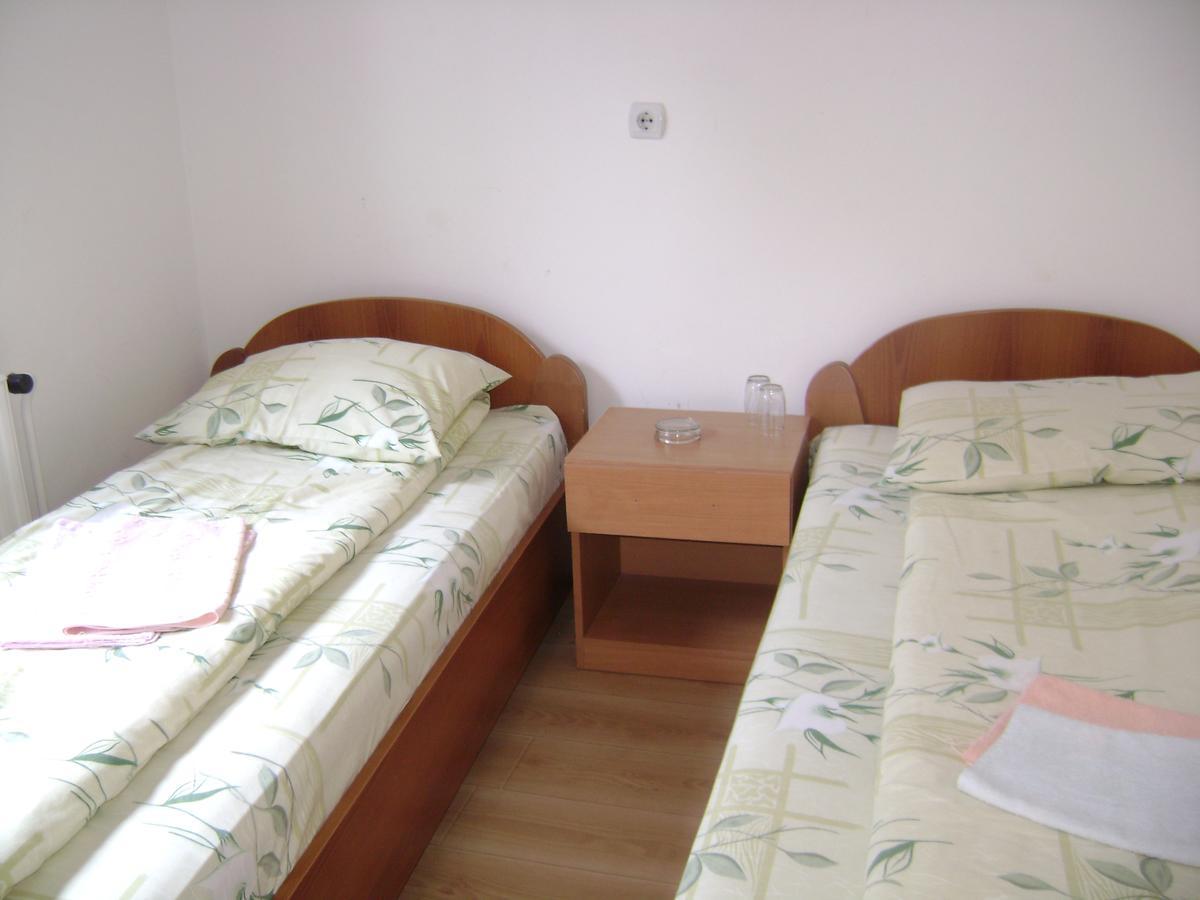 MM Narcis Bed and Breakfast Vlasina Rid Exterior foto