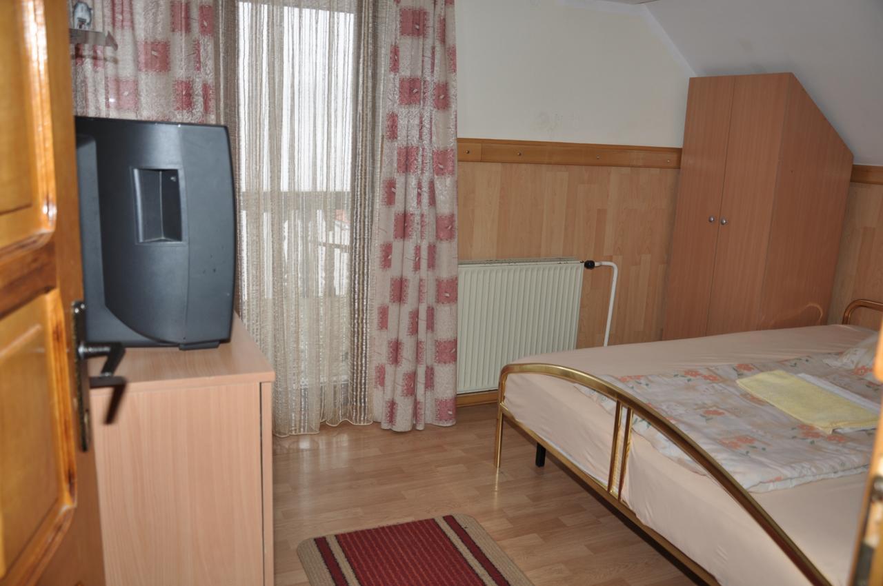MM Narcis Bed and Breakfast Vlasina Rid Exterior foto