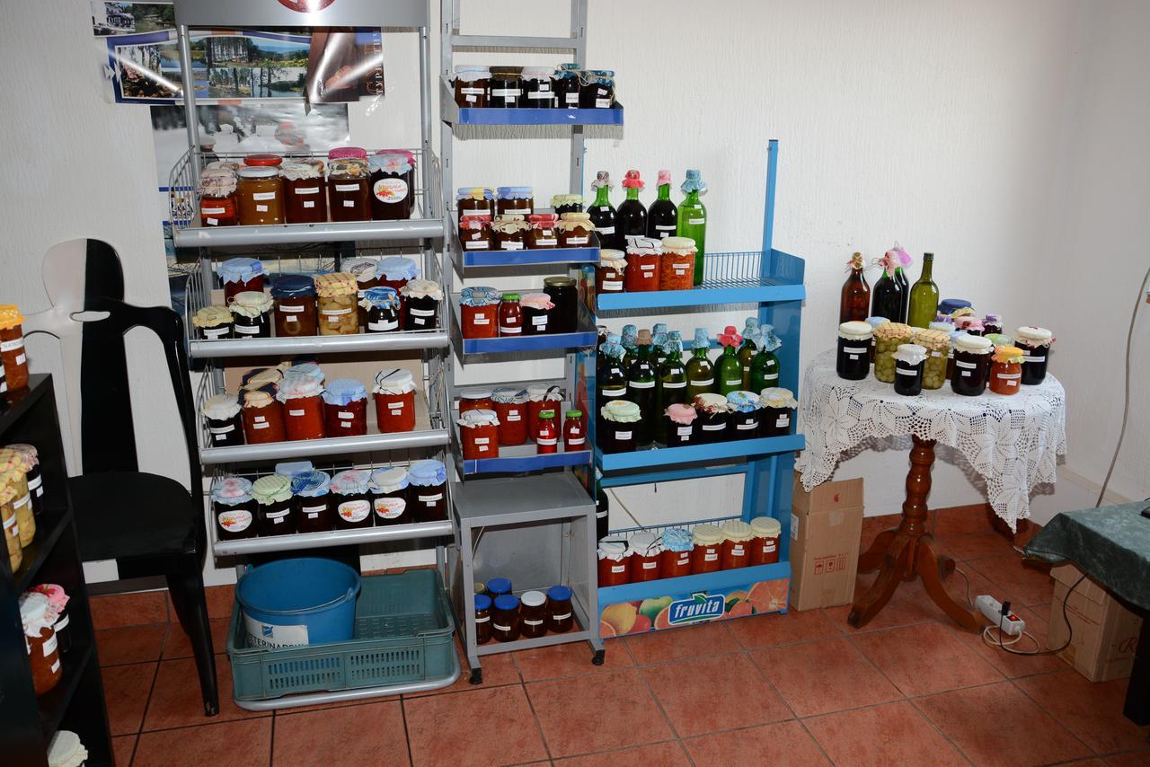 MM Narcis Bed and Breakfast Vlasina Rid Exterior foto