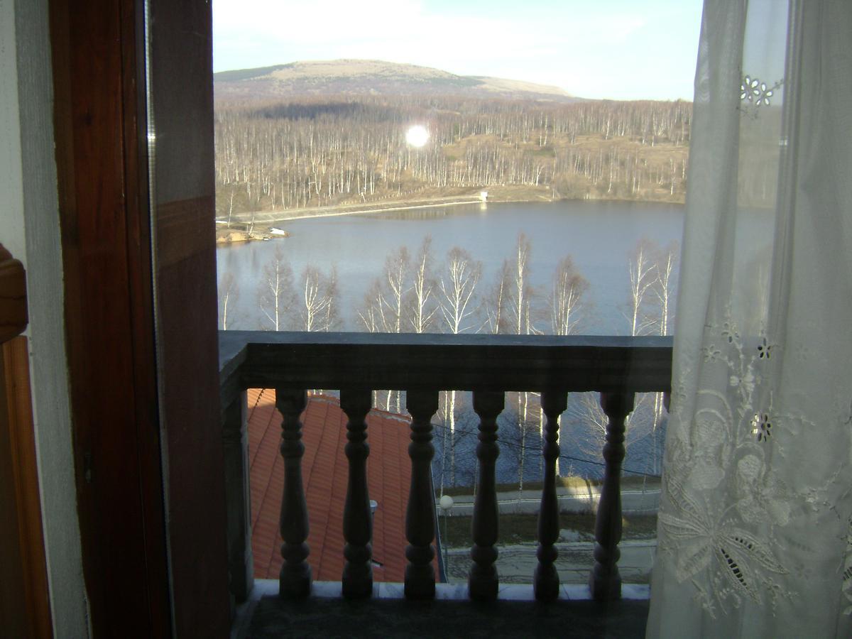 MM Narcis Bed and Breakfast Vlasina Rid Exterior foto