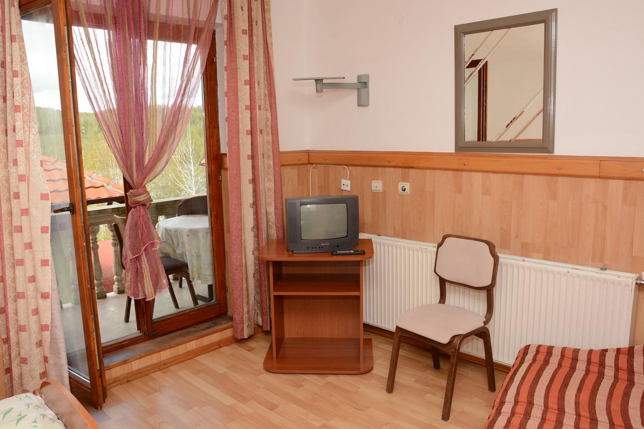 MM Narcis Bed and Breakfast Vlasina Rid Exterior foto