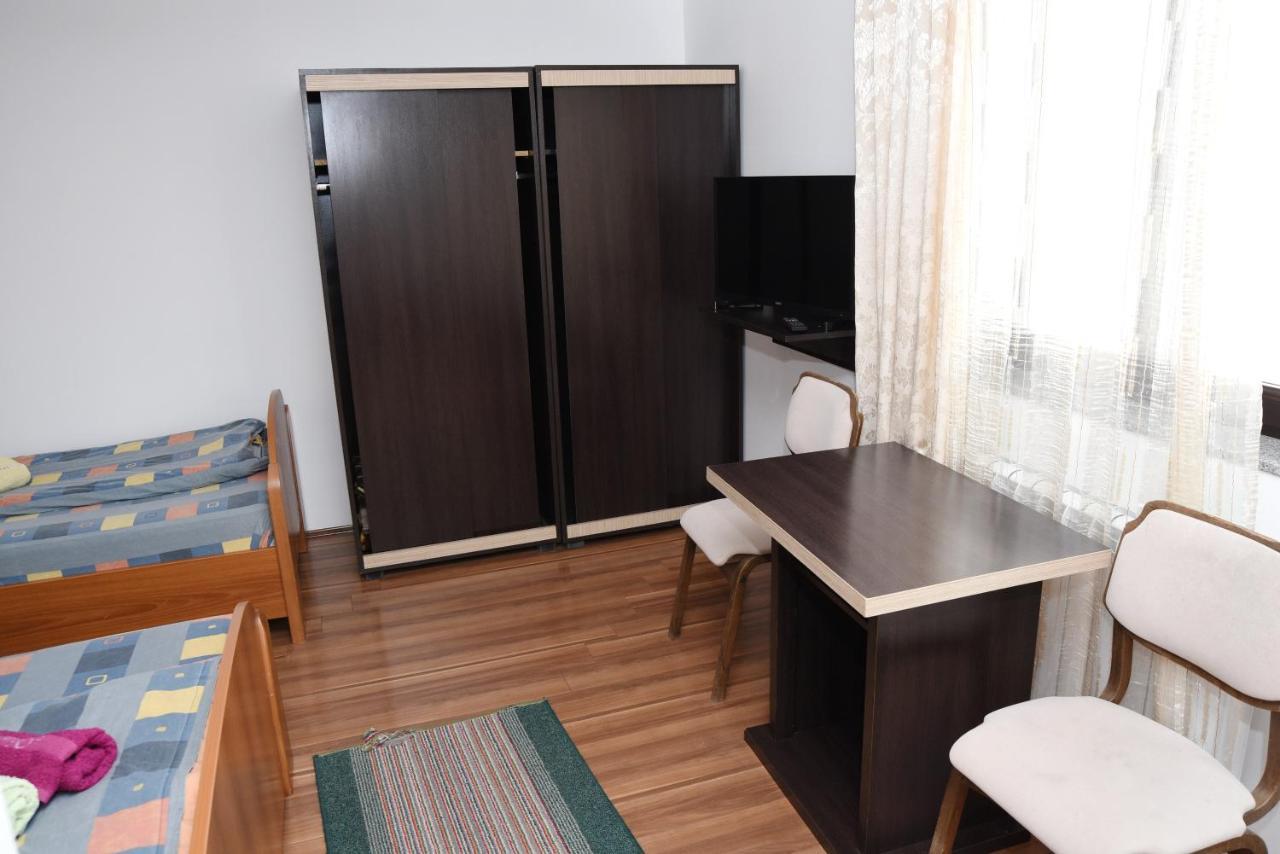 MM Narcis Bed and Breakfast Vlasina Rid Exterior foto