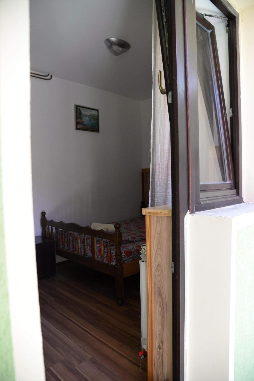 MM Narcis Bed and Breakfast Vlasina Rid Exterior foto